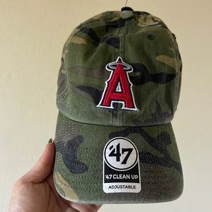 BRAND NEW!!! camo Angels cap⚾️